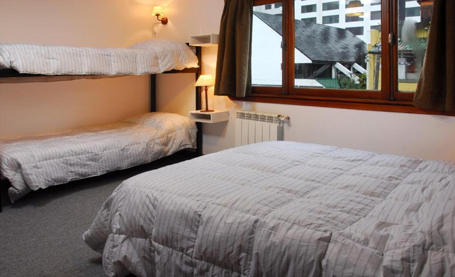 Hostel Los Troncos Сан Карлос де Барилоче Стая снимка