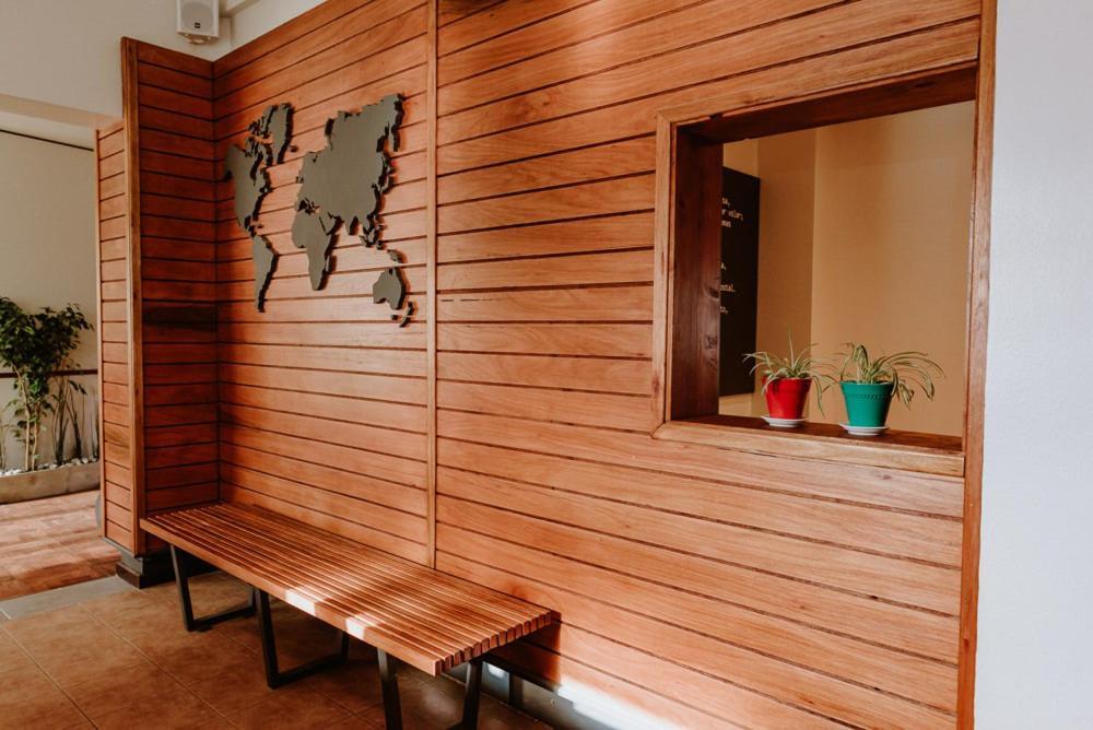 Hostel Los Troncos Сан Карлос де Барилоче Екстериор снимка