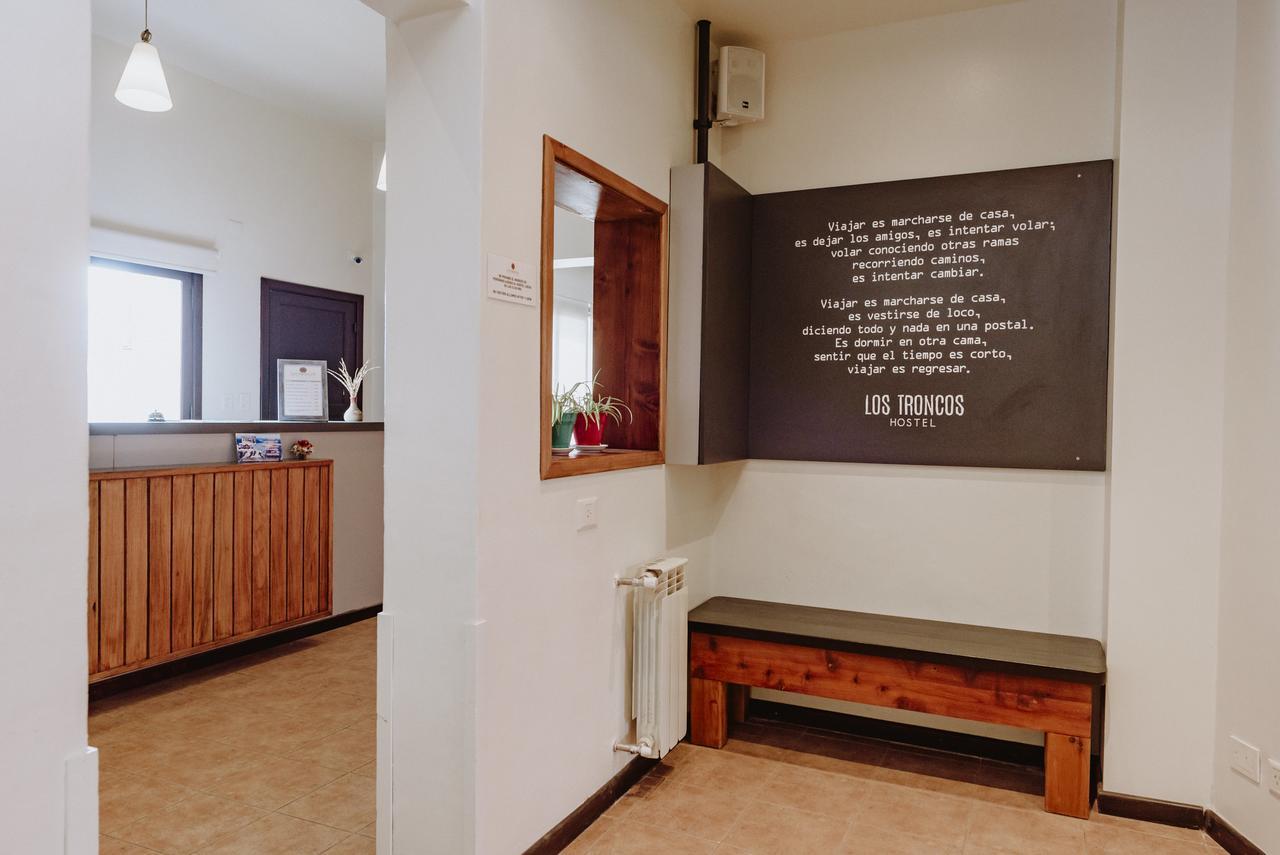 Hostel Los Troncos Сан Карлос де Барилоче Екстериор снимка