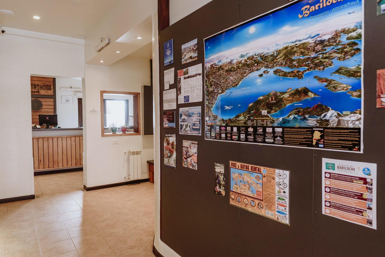 Hostel Los Troncos Сан Карлос де Барилоче Екстериор снимка
