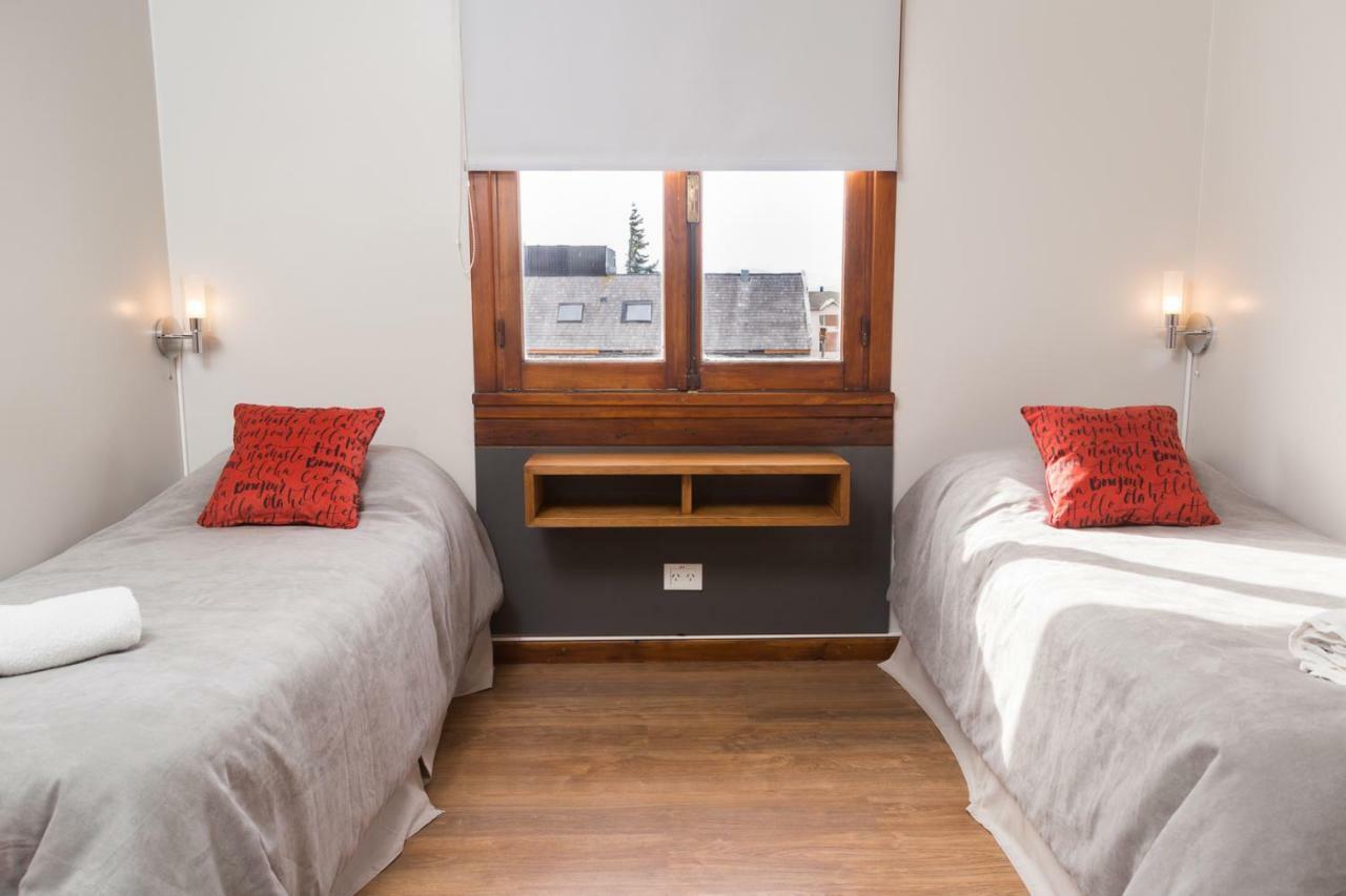Hostel Los Troncos Сан Карлос де Барилоче Екстериор снимка